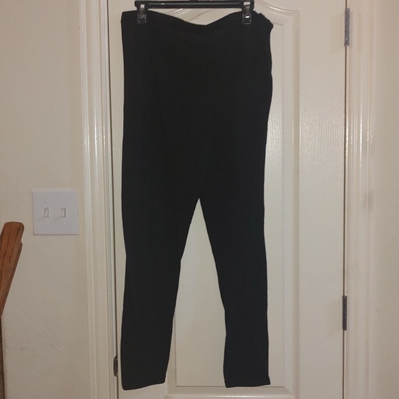 Maternity Clothing Bundle - Picture 11 of 12